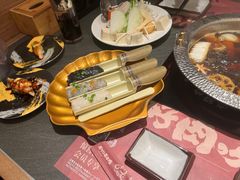 -牛YO寿喜烧·铁板烧和牛火锅自助(市府恒隆店)