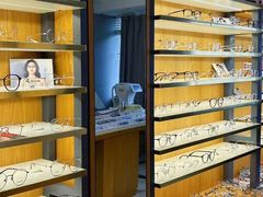 -优医视平价眼镜蔡司依视路折扣工厂店(德胜门店)