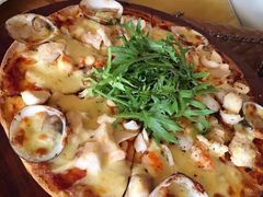 海鲜披萨-Bamboo Bar & Grill Restaurant