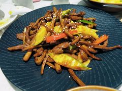 茶树菇脆瓜炒牛柳-火啫啫·粤式啫啫煲(南通首店)