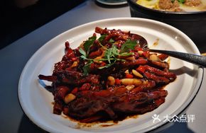 Pickled Vegetable Stewed Chicken Feet