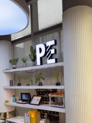 -PE SALON 