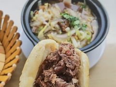 -闫家驴肉老店(华电一校店)