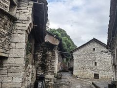 -高荡千年布依古寨旅游景区