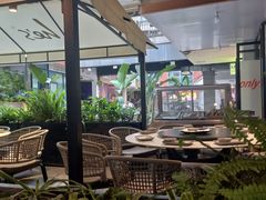 露天位-何师烧烤Pro ·江湖川菜·小龙虾·精酿(太古里旗舰店)