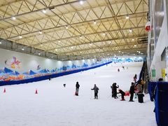 -乔波室内滑雪场
