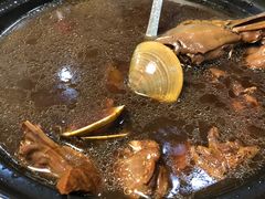黑蒜文蛤老鸭汤-鑫悦楼煎蟹·16年海鲜大排档