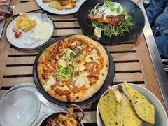 -12 Rocks Beach Bar Cafe