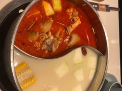 猪手鸳鸯锅-小街猪手(团结湖店)