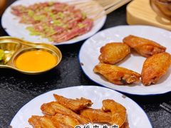 -何妹湿辣牛肉·粤式烧烤砂煲(桂雅路店)