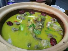 -龙巢盱眙龙虾·牛蛙·烧烤宵夜(八卦岭店)