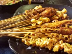 -何师烧烤·小龙虾·江湖川菜·精酿啤酒(中铁西城店)