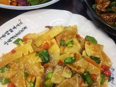 腊肉炒春笋-民间瓦缸煨汤館(嵩山路店)