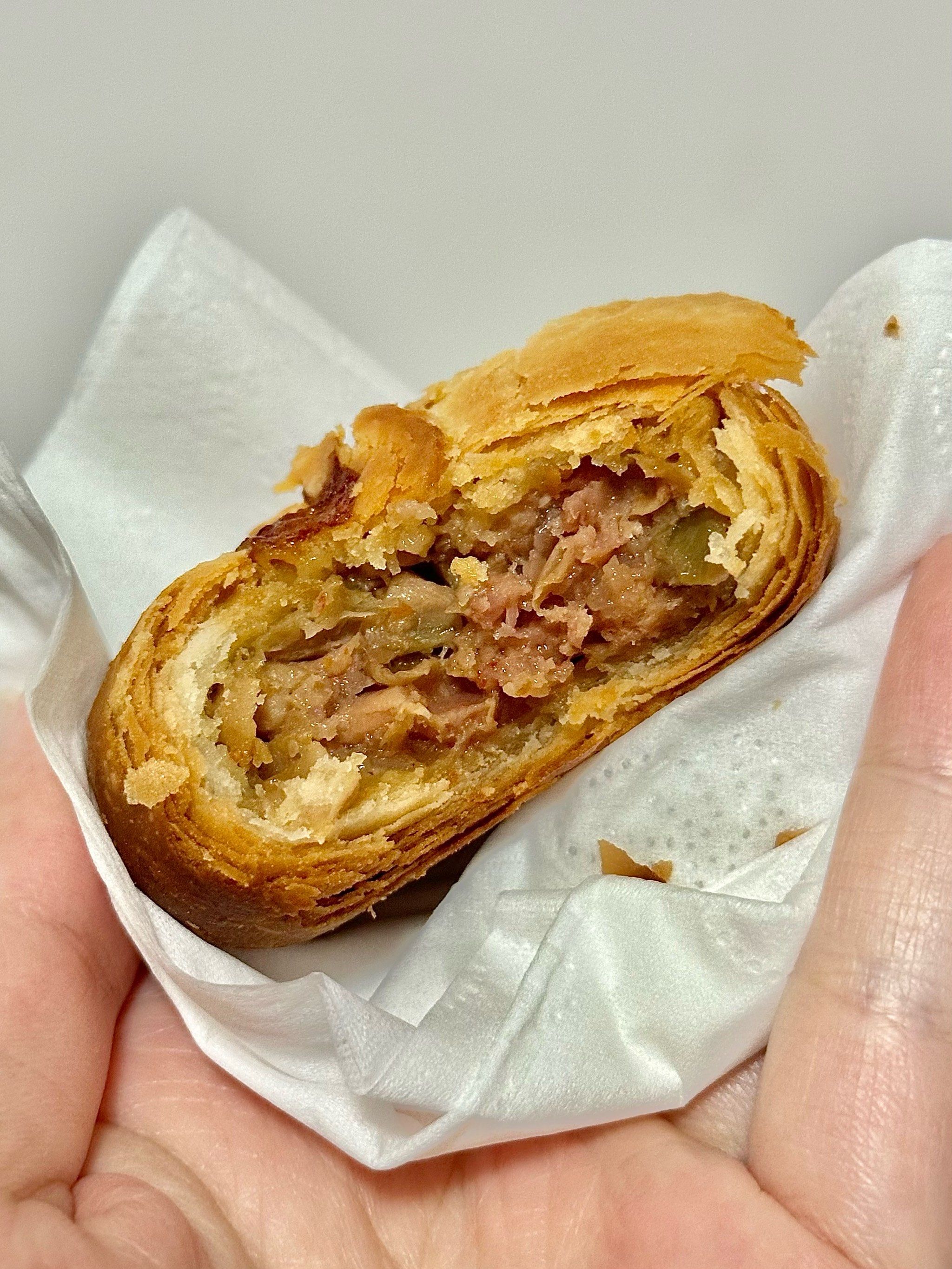 今年中秋也吃到了最爱的榨菜鲜肉月饼啦!