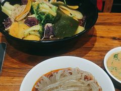 -万记麻辣烫国展总店