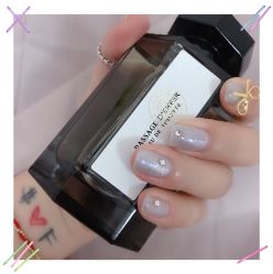 -海豚湾美甲美睫店