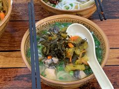 -正宗李家土鸡米线店