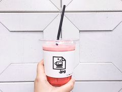 红丝绒拿铁-JPG coffee(广州体育西店)