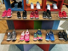 -ABC MART(心斎橋店)