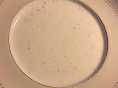 奶油松茸蘑菇汤-莫斯科餐厅