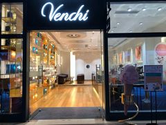 门面-VENCHI 闻绮(上海佛罗伦萨小镇店)
