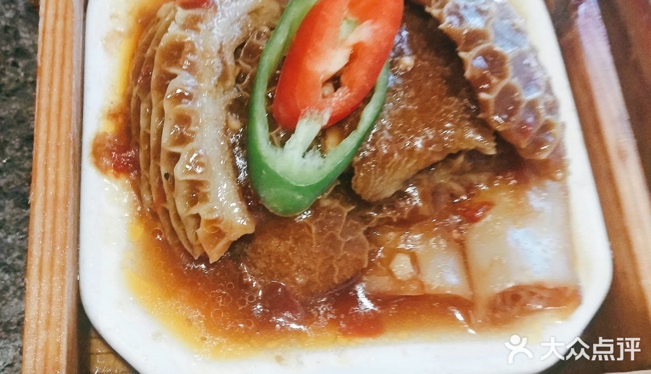 胡萝卜丝，竹笋丝等等还有肉