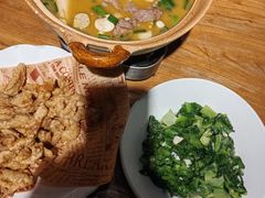 -头上红煨盐鸡·非遗院子餐厅