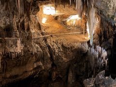 -波斯托伊纳溶洞