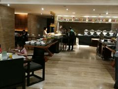 自助取餐区-三亚凤凰水城凯莱度假酒店