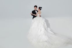 -雪中彩影婚纱摄影·微光艺术中心