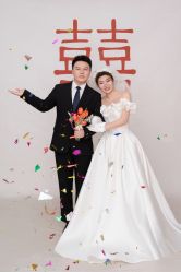 -雪中彩影婚纱摄影·微光艺术中心