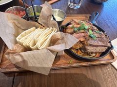 烧烤双拼卷饼-FIKA WAKA(西岸凤巢店)