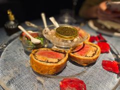 惠灵顿牛排-弦月窗LUNETTE BY AMANDA(复兴路店)