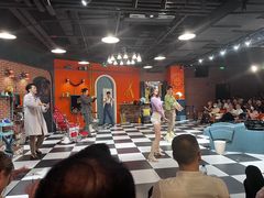 -瑞虹新天地月亮湾