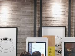 -麦当劳(上海虹桥站30B检票口楼上)