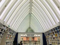 -钟书阁(松江泰晤士小镇店)