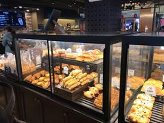 面包甜点陈列柜-红跑车(三孝口店)