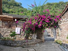 -高荡千年布依古寨旅游景区