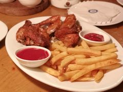炸鸡配薯条-宝莱纳啤酒花园餐厅PAULANER BRAUHAUS Nanjing(广州路店)
