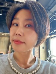 -韩国李知恩形象设计