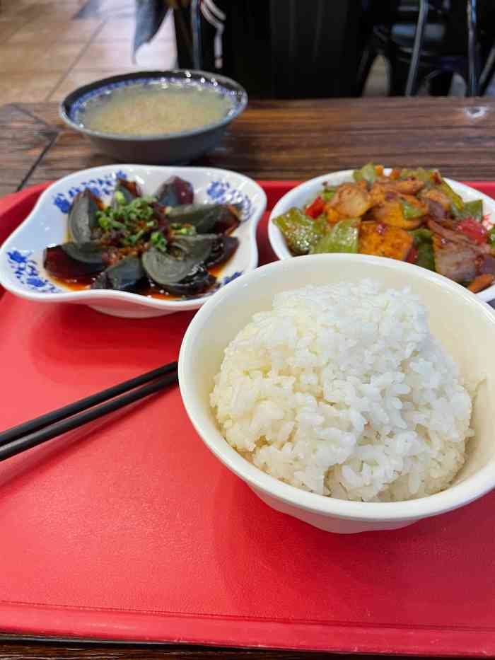 红灯椒大食堂-"【vip有特权】成都的中式快餐连锁也不.