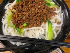 -丽虹云南过桥米线(兴工街店)