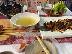 -刘姐啤酒鱼民族演艺餐厅(西街总店)