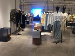 -URBAN REVIVO(荟聚中心店)
