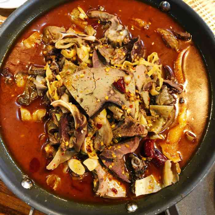 戈壁母亲饭店-"还可以,点了一个大盘鸡一个鸡蛋面94.