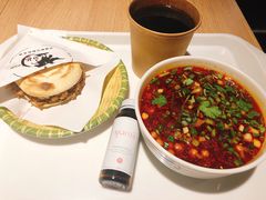 秘制酸辣粉-白起肉夹馍