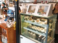 面包甜点陈列柜-慢象咖啡(台江店)