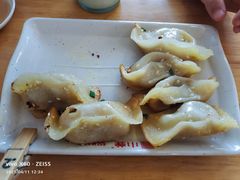 牛肉鍋貼-小姜锅贴(凤凰街店)