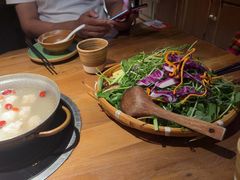 泉水肉丸子嫩豆苗-吃饭皇帝大(长宁龙之梦店)