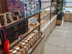 面包甜点陈列柜-来伊份(仙霞路五店)